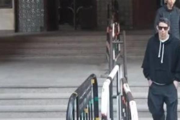 صدمة
      على
      وجه
      شريف
      إكرامى
      بعد
      استمرار
      حبس
      رمضان
      صبحى
      لـ30
      ديسمبر..
      فيديو