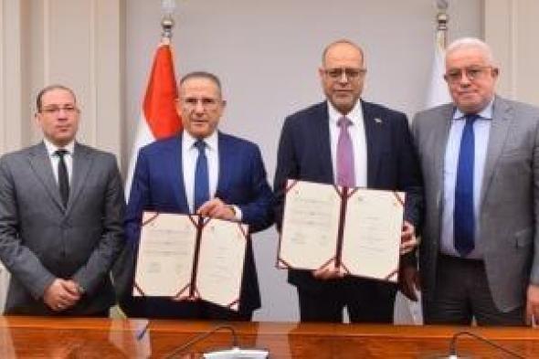 وزارة
      العمل:
      منصة
      رقمية
      موحدة
      لتسهيل
      استخراج
      تصاريح
      عمل
      الأجانب