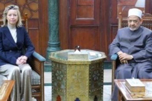 شيخ
      الأزهر:
      أتمنى
      أن
      أعيش
      حتى
      أرى
      أوروبا
      تساوى
      الإنسان
      الشرقي
      بالغربي