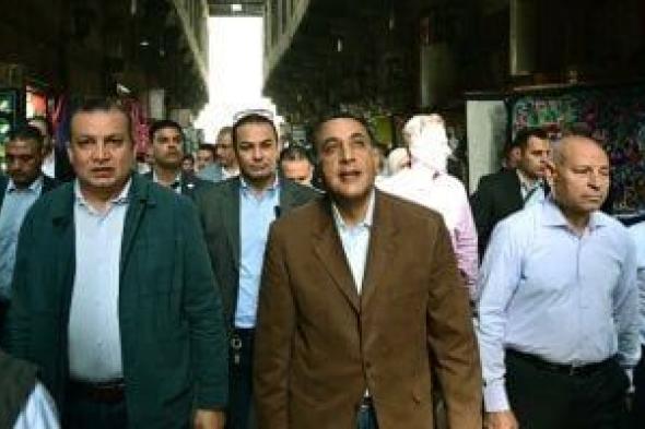 رئيس
      الوزراء
      يتجول
      بمنطقة
      الخيامية
      ويؤكد:
      معرض
      للحرف
      التراثية
      بحديقة
      الفسطاط