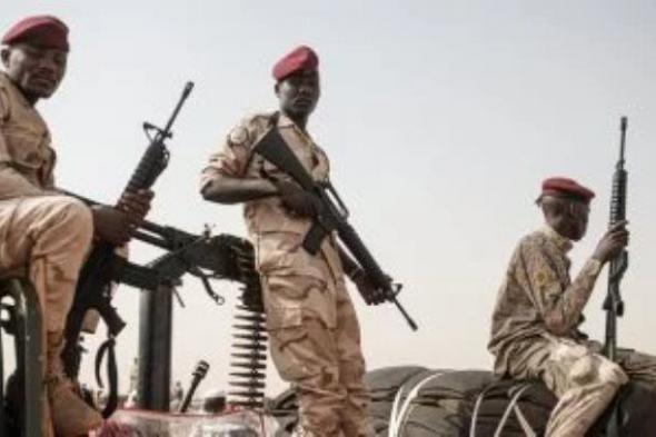 الدعم
      السريع
      تقتل
      4
      أشخاص
      بينهم
      طفل
      فى
      مدينة
      الفاشر
      السودانية