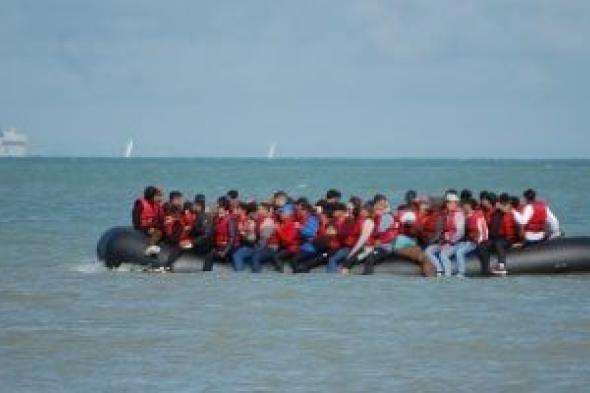 مصرع
      18
      مهاجرا
      بعد
      غرق
      قاربهم
      قبالة
      سواحل
      جزيرة
      كريت
      اليونانية