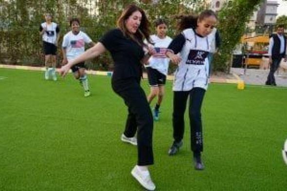 سفيرة
      أمريكا:
      إطلاق
      فعالياتنا
      فى
      الأقصر
      يعكس
      تقديرنا
      للتراث
      المصرى..
      صور