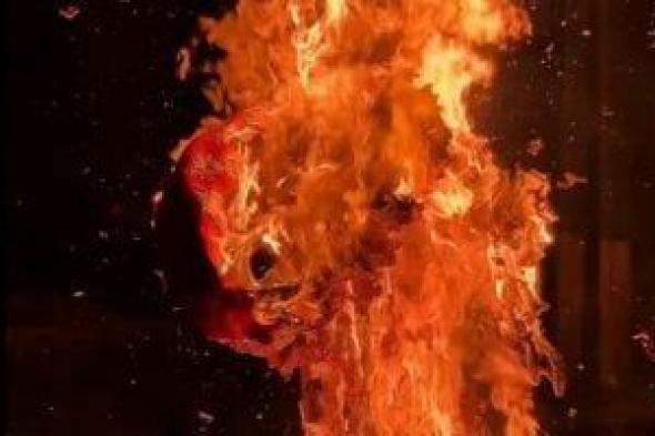 ترامب
يشتعل
فى
أمريكا
اللاتينية..
شعوب
تحرق
دُماه
تقليد
حرق
الشيطان
(فيديو)