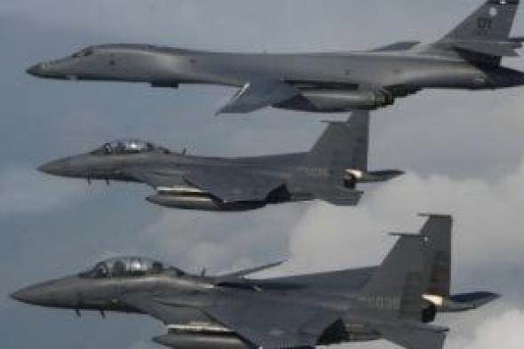 قاذفات
      أمريكية
      نووية
      تُحلق
      فوق
      بحر
      اليابان
      عقب
      مناورات
      صينية
      روسية