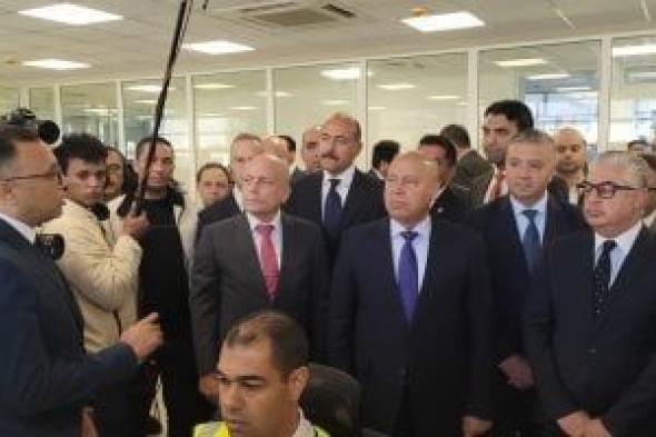 نائب
      رئيس
      الوزراء
      يشهد
      التشغيل
      التجريبى
      لمحطة
      البحر
      الأحمر
      بميناء
      العين
      السخنة