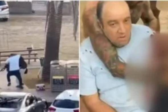 تاجر
      فواكه
      مسلم
      أشاد
      به
      ترامب..
      من
      هو
      أحمد
      الأحمد
      الذي
      تصدي
      لهجوم
      سيدني؟