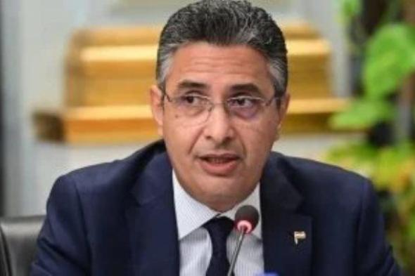 وزارة
      التموين:
      زيادة
      دعم
      السلع
      والخبز
      إلى
      160
      مليار
      جنيه