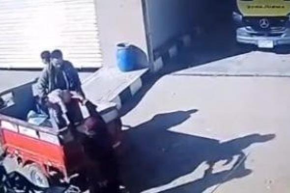 كاميرا
      مراقبة
      توثق
      لحظة
      إنقاذ
      طفل
      من
      الموت
      اختناقا
      بقطعة
      حلوى..
      شاهد