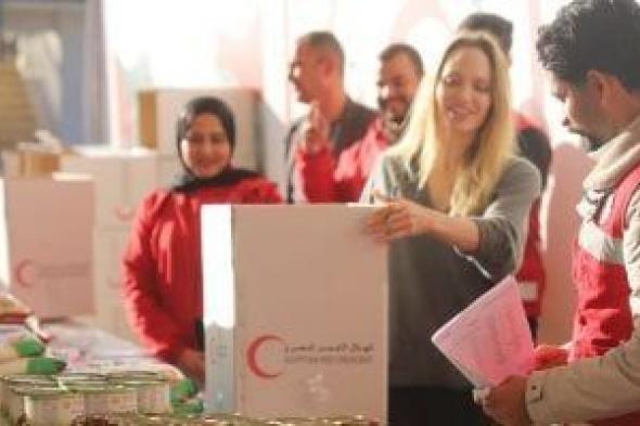 أنجلينا
      جولى
      تساعد
      فى
      تعبئة
      المساعدات
      الإنسانية
      برفح
      قبل
      إرسالها
      لغزة..
      فيديو