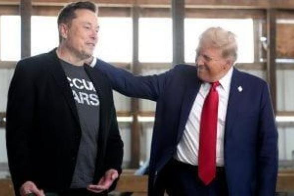 ترامب:
      نعمل
      على
      تزويد
      الإيرانيين
      بالإنترنت
      وناقشت
      الأمر
      مع
      إيلون
      ماسك