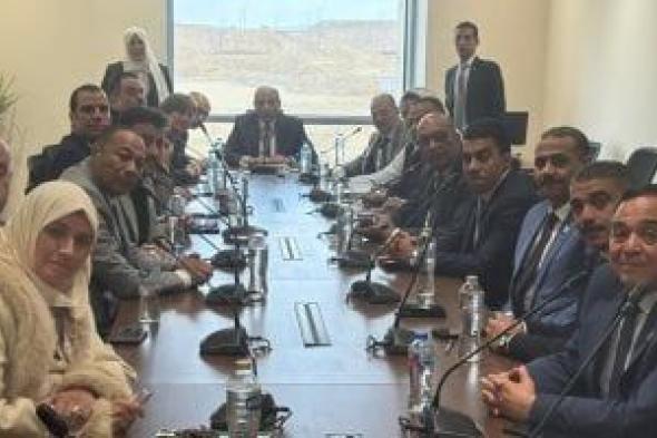 الفريق
      محمد
      عباس
      حلمي
      رئيسا
      لدفاع
      النواب
      ..
      ومحمد
      راضي
      أمينا
      للسر