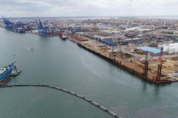 رويترز:
      شركة
      ميرسك
      للشحن
      البحرى
      تعود
      للعبور
      بالمجرى
      الملاحى
      لقناة
      السويس