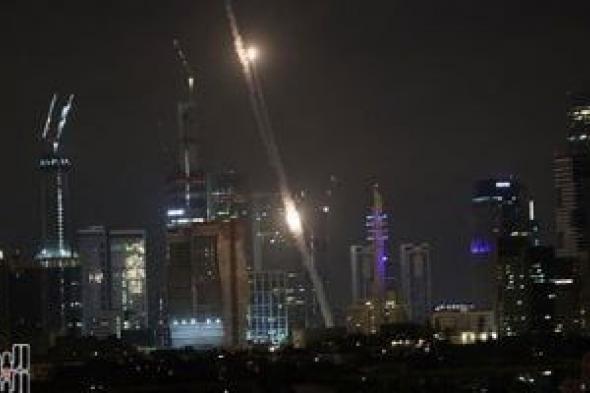 إيران:
      تدمير
      رادار
      في
      الإمارات
      وفرار
      حاملة
      طائرات
      أمريكية
      نحو
      المحيط
      الهندي