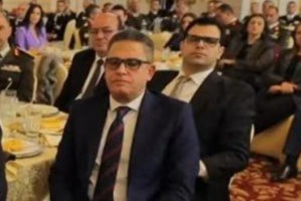 عبد
      الفتاح
      عبد
      المنعم:
      رسائل
      الرئيس
      السيسى
      فى
      إفطار
      القوات
      المسلحة
      "صريحة
      وقوية"