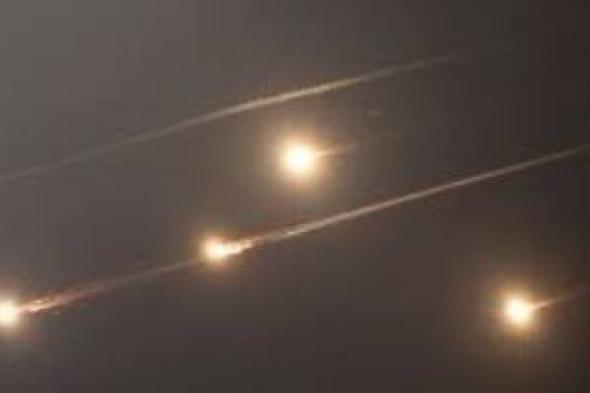 التليفزيون
      الإيرانى
      يعلن
      إطلاق
      موجة
      جديدة
      من
      الصواريخ
      باتجاه
      إسرائيل