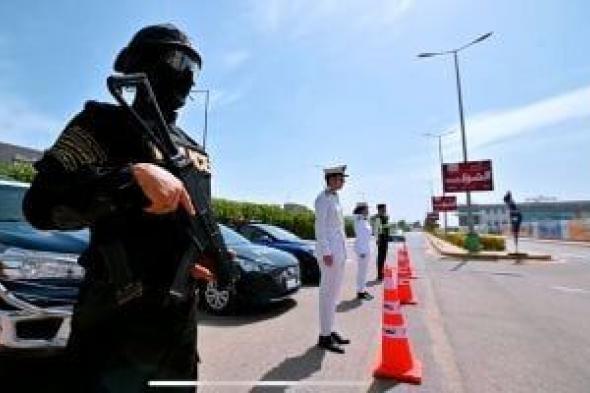 الشرطة
      تنتشر
      فى
      الشوارع
      على
      مستوى
      الجمهورية
      لتأمين
      احتفالات
      العيد..
      صور