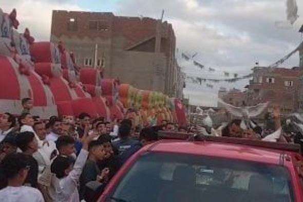 شباب
      دمياط
      طيروا
      500
      فرد
      حمام
      بعد
      صلاة
      العيد
      ويقدمون
      رسالة
      لشهداء
      الواجب..
      بالفيديو