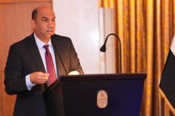 وزير
      العمل:
      القانون
      الجديد
      يشجع
      الاستثمار
      ويحقق
      الأمان
      الوظيفى
      للعمال
